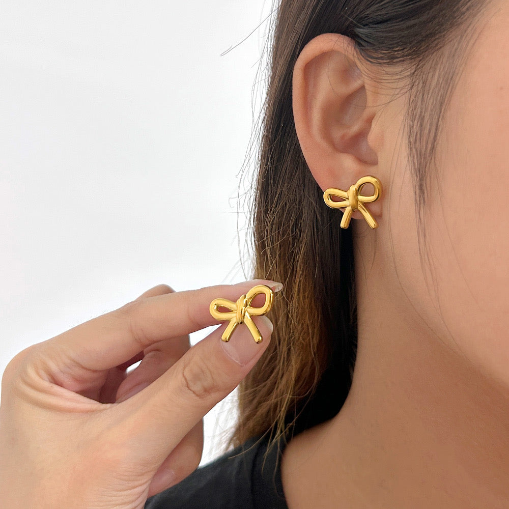 Bow earrings