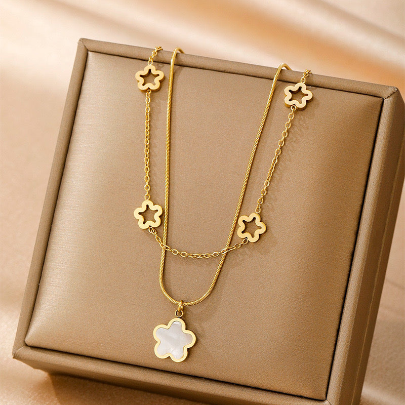 Double necklace