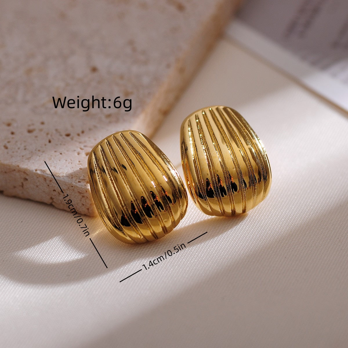 Shell gold earrings