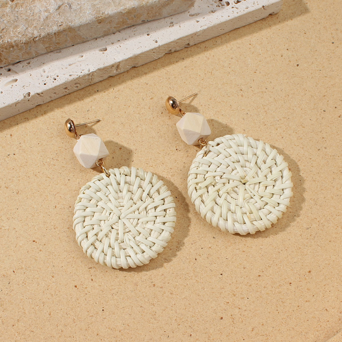 Aretes geo alba